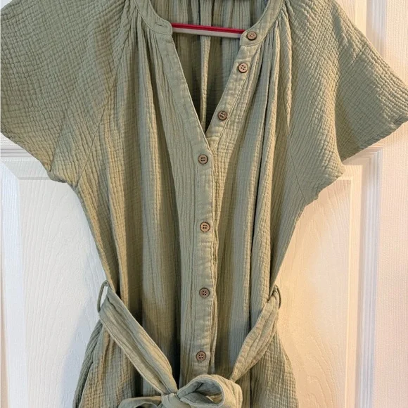 Green Button-Down Midi Dress - Picture 5 of 7